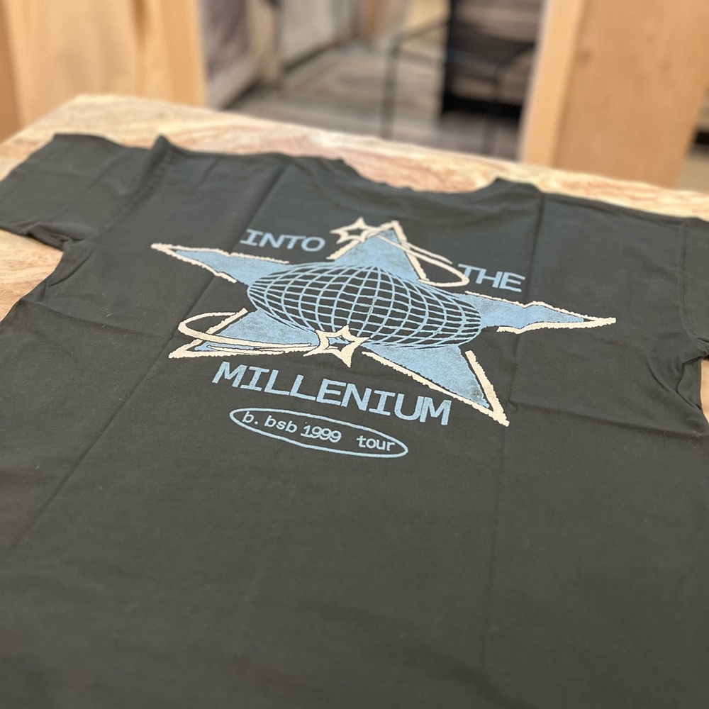 NWT Daydreamer Backstreet Boys Into The Millennium Merch Tee - Picture 4 of 12